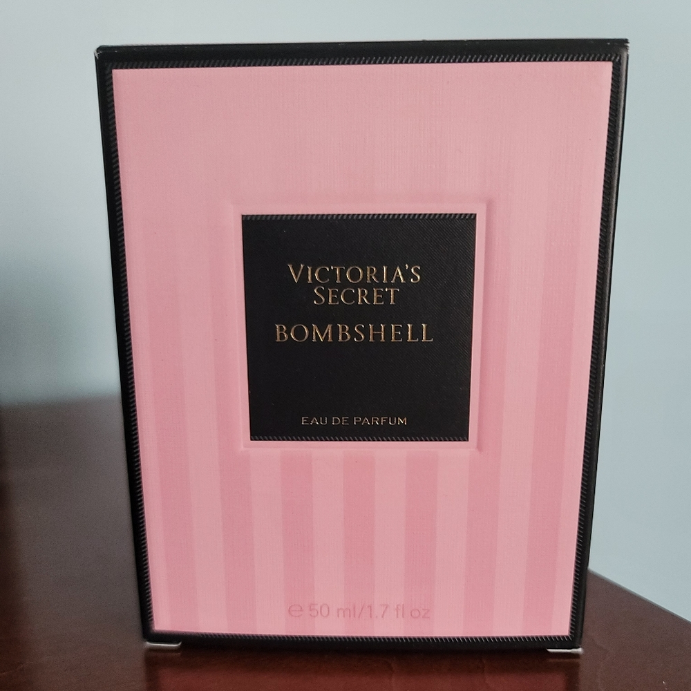 Victoria secret bombshell